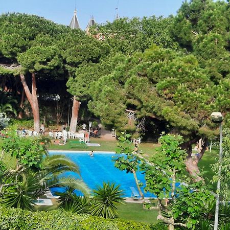 Bright Apartment Near The Beach And Barcelona By Train Masnou Bagian luar foto