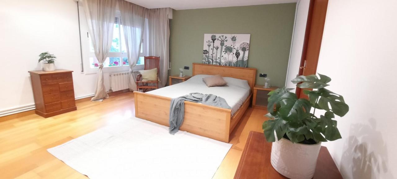 Bright Apartment Near The Beach And Barcelona By Train Masnou Bagian luar foto