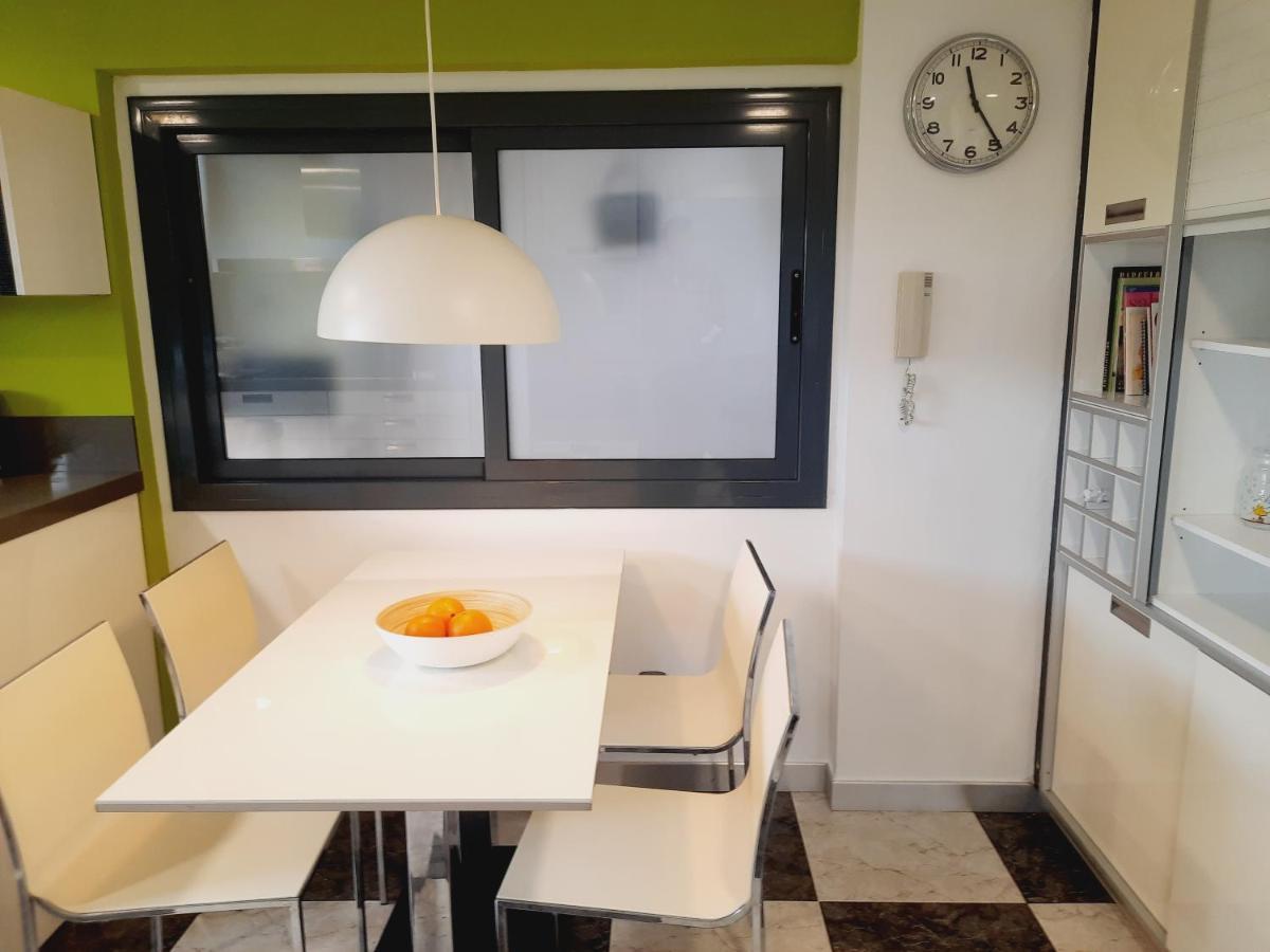 Bright Apartment Near The Beach And Barcelona By Train Masnou Bagian luar foto