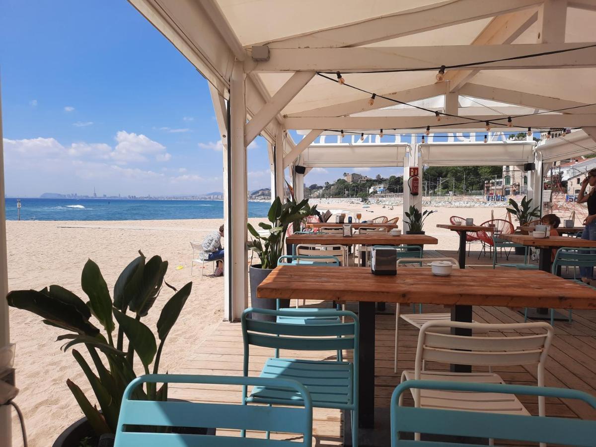 Bright Apartment Near The Beach And Barcelona By Train Masnou Bagian luar foto