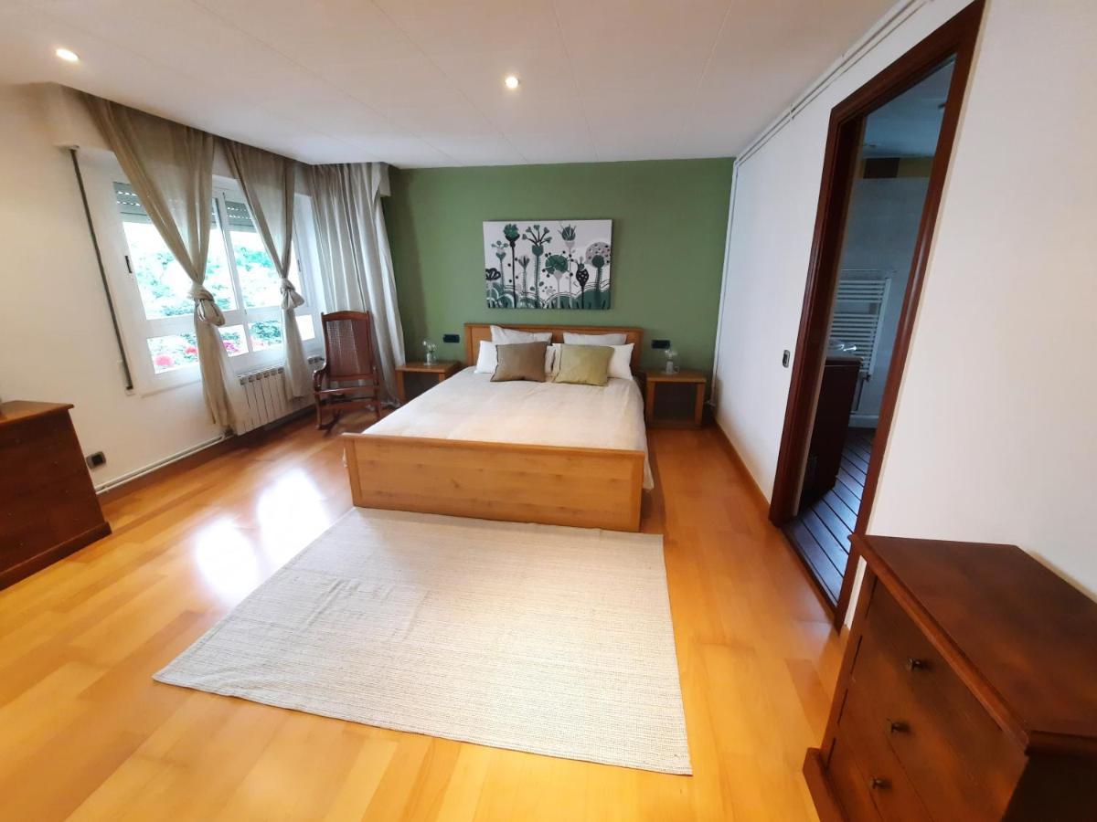 Bright Apartment Near The Beach And Barcelona By Train Masnou Bagian luar foto